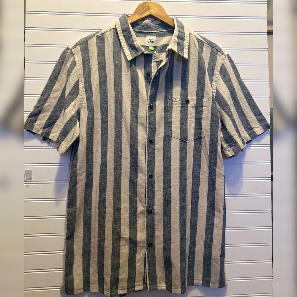 Quicksilver NWT Men's M Lando Striped Blue Short Sleeve Button Up Shirt